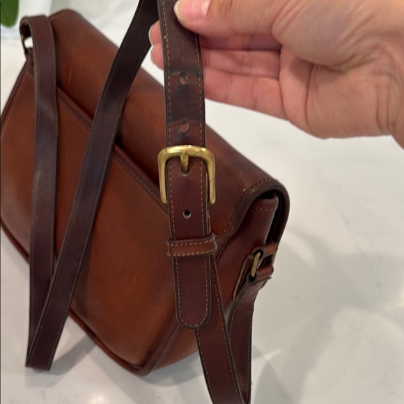 COPY - Heavily Patina-ed Vintage Coach City Bag in British Tan - Picture 9 of 11